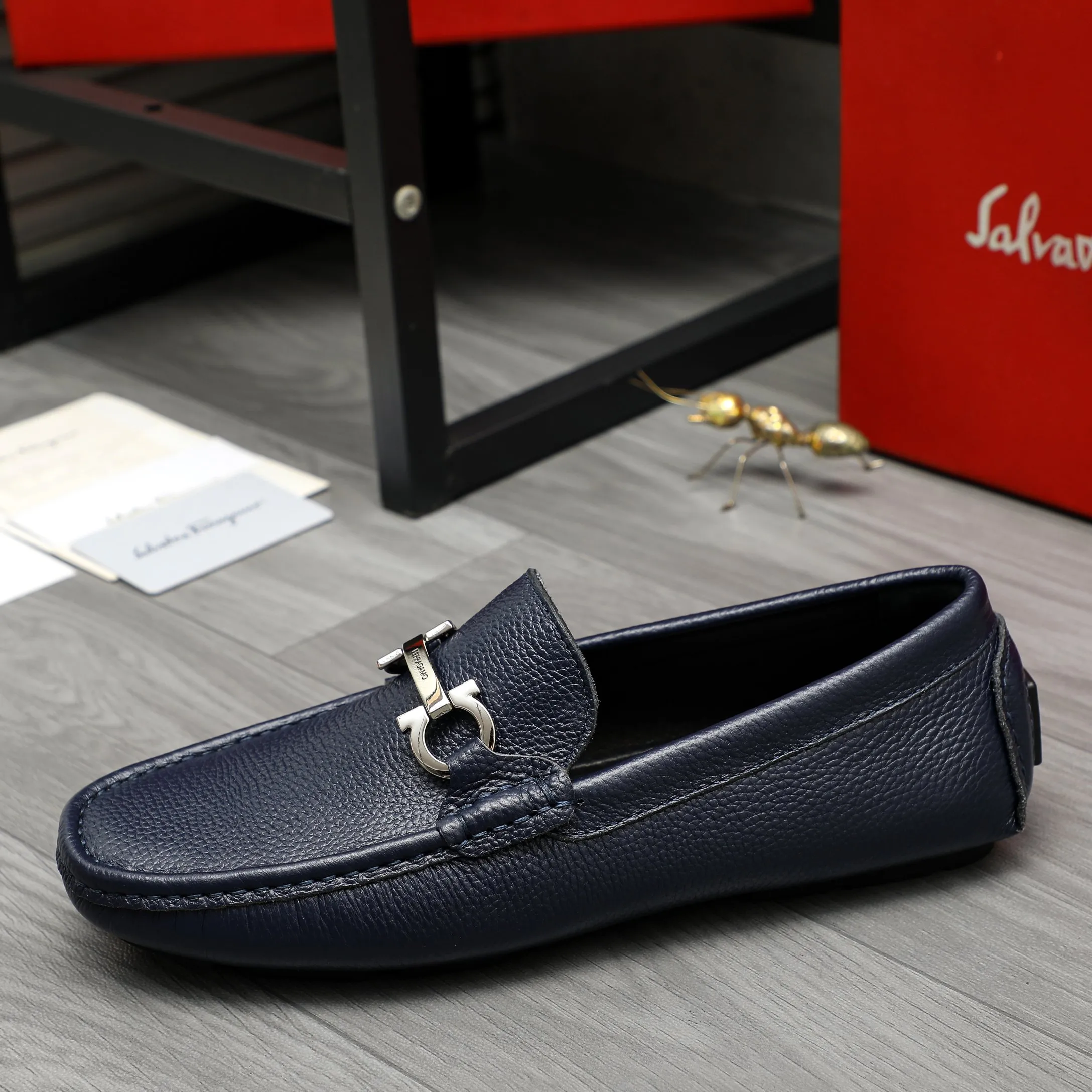 Men's shoes 💰420 Product trademark: Ferragamo "Ferragamo" business casual slip-on shoes Regular size: 38-46 (45.46 is custom-made and non-returnable) Product materials: Selected pebbled cowhide upper, sheepskin lining, original rubber outsole
